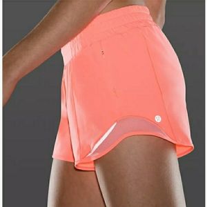 Lululemon Hotty Hot Short 4" LR